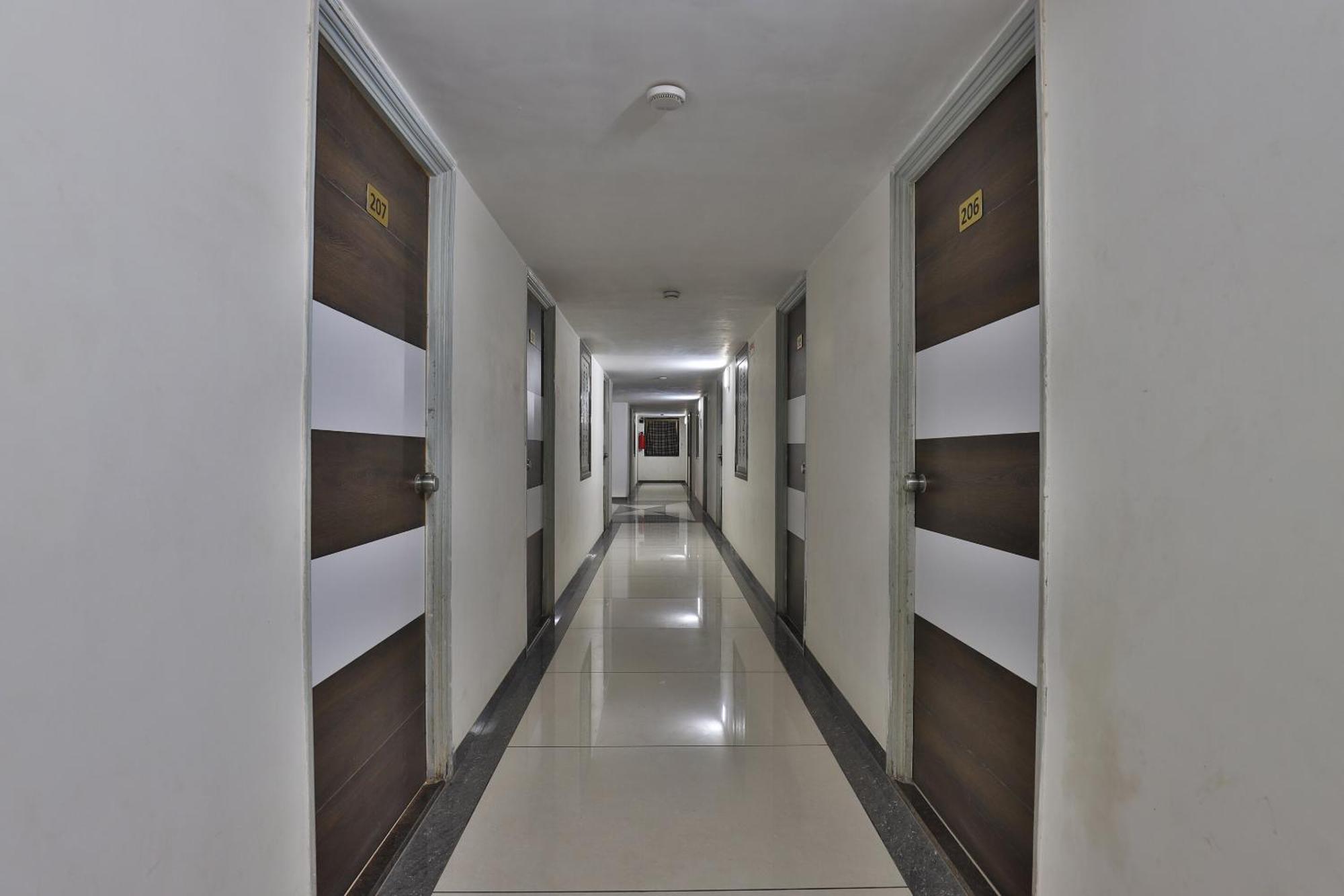 Hotel Panchsheel Vadodara Buitenkant foto