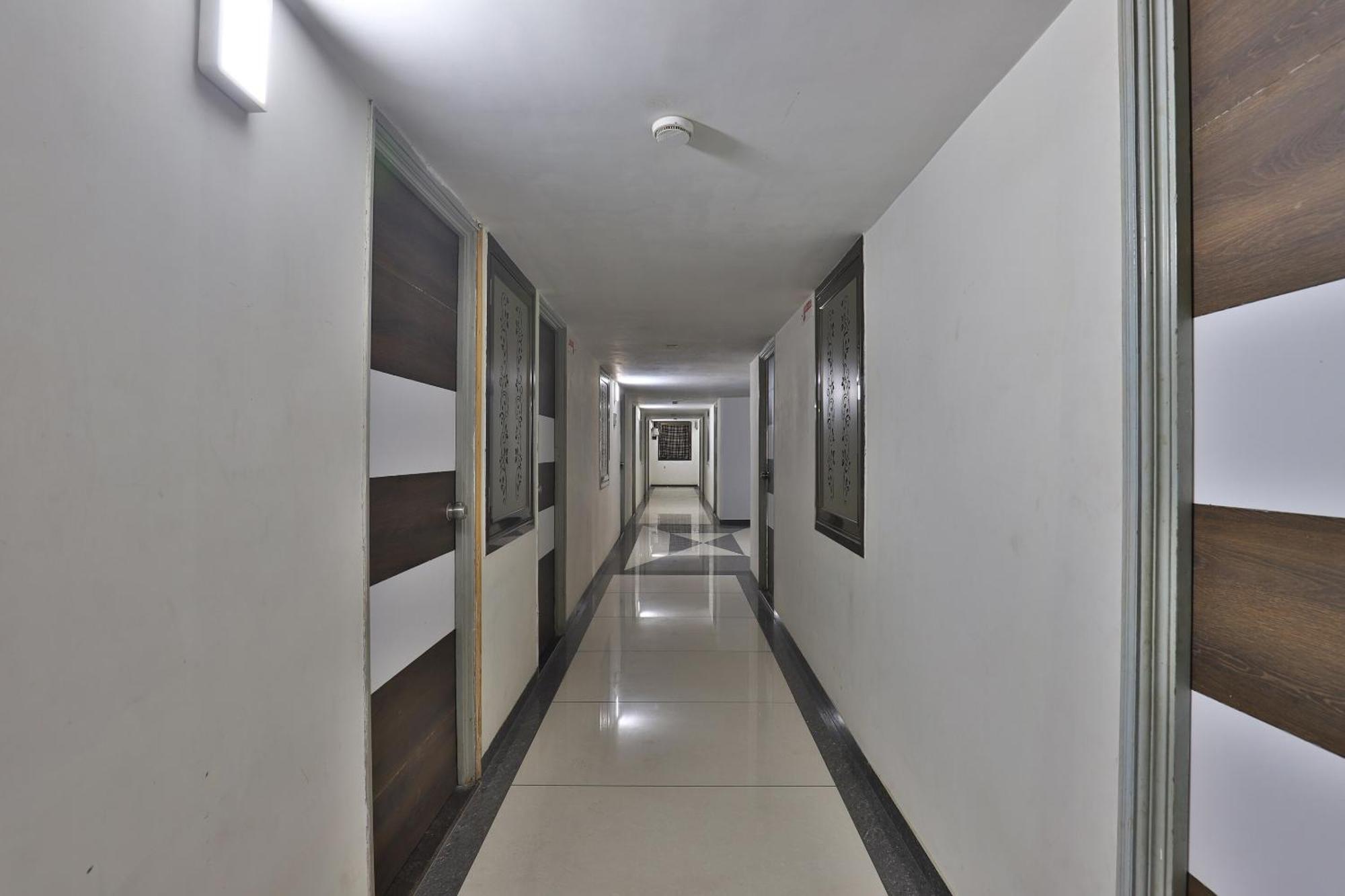 Hotel Panchsheel Vadodara Buitenkant foto
