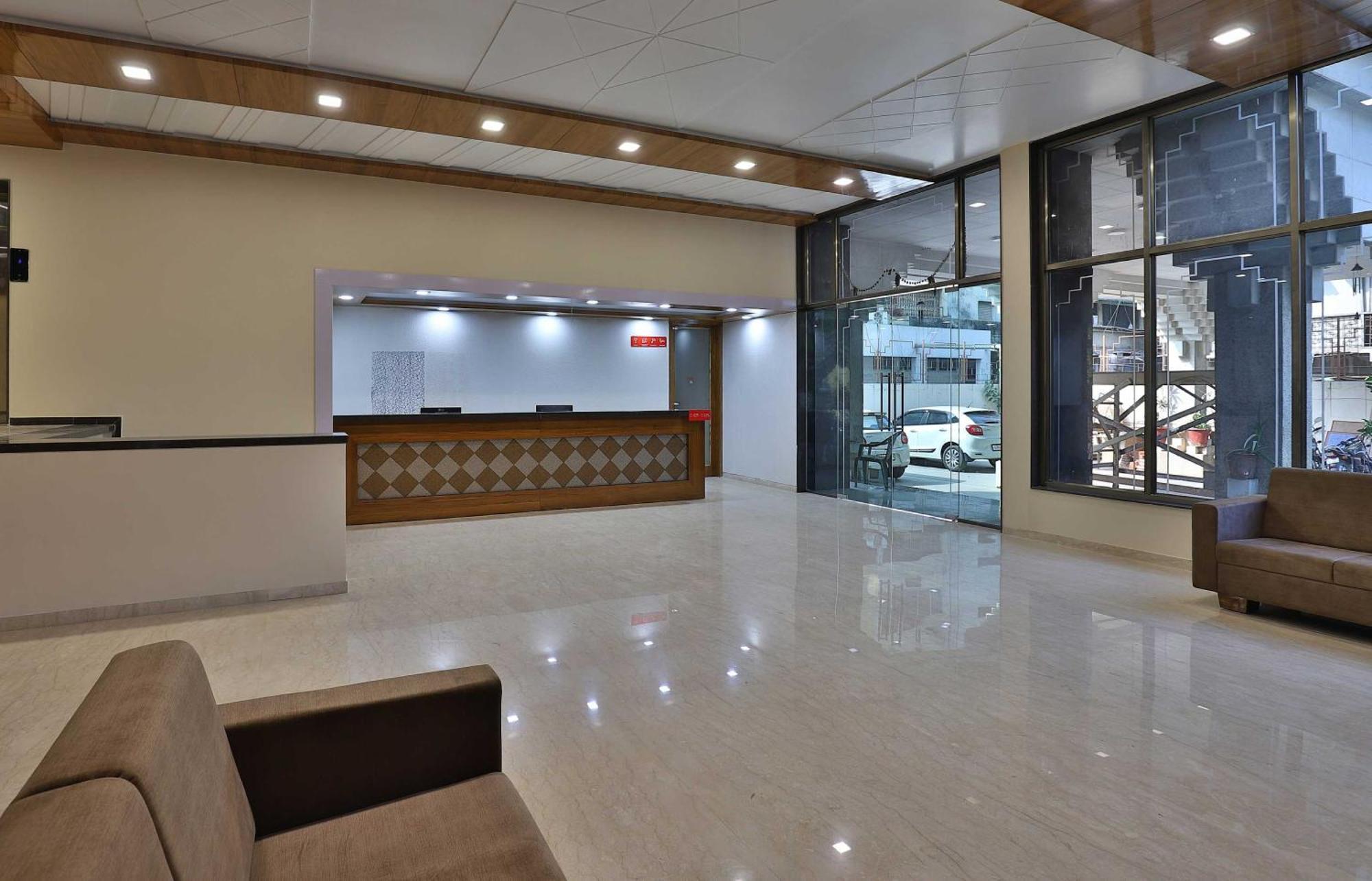 Hotel Panchsheel Vadodara Buitenkant foto