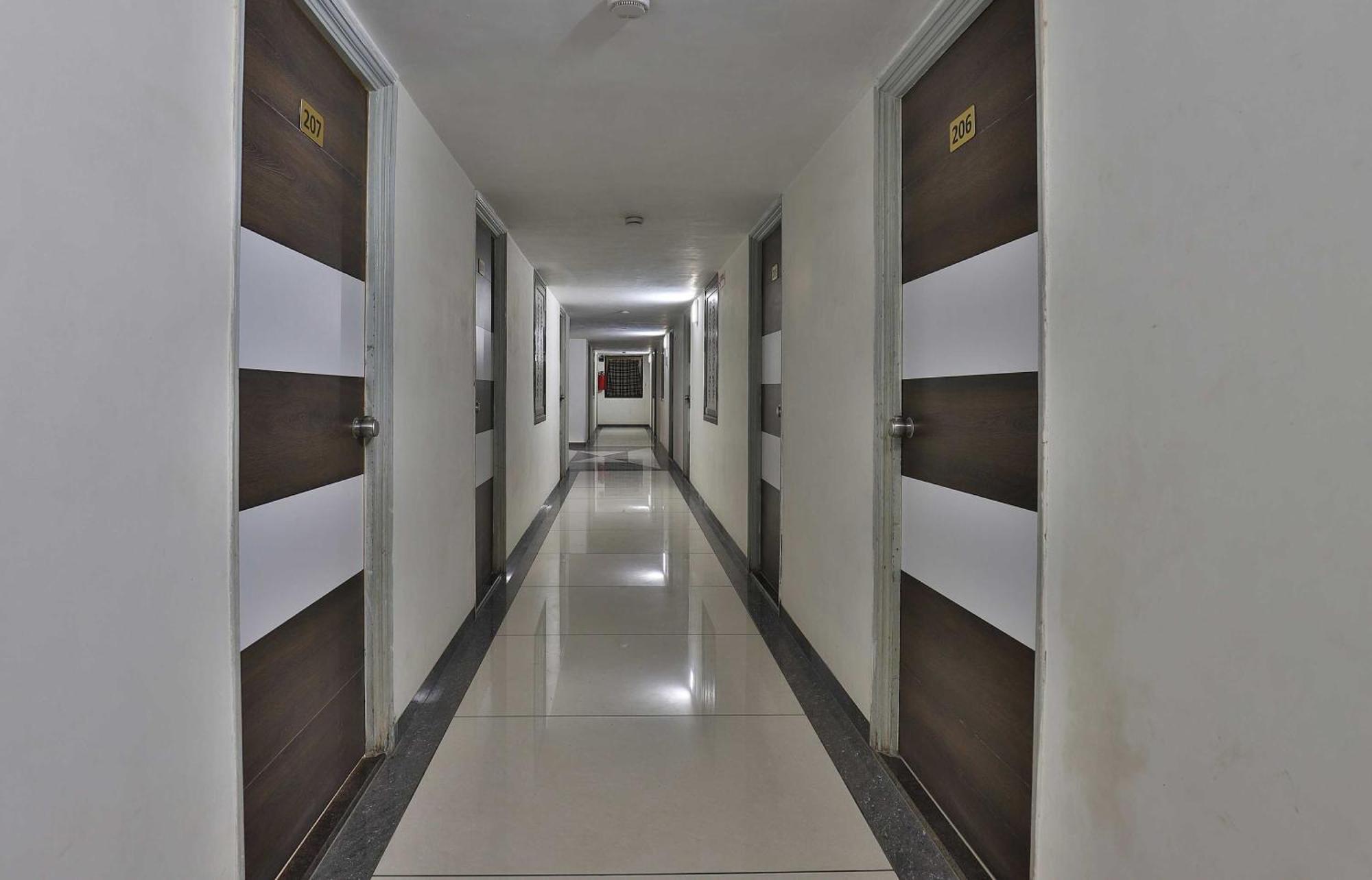 Hotel Panchsheel Vadodara Buitenkant foto