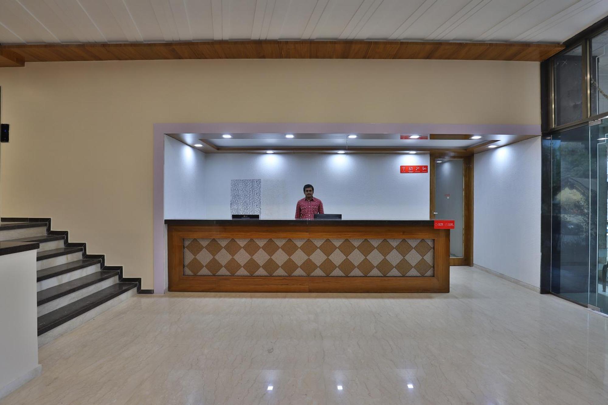 Hotel Panchsheel Vadodara Buitenkant foto
