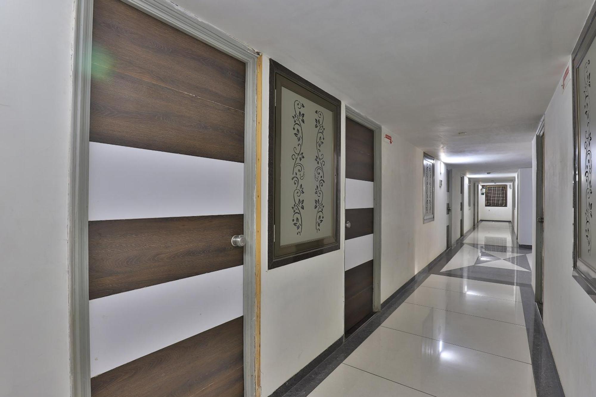Hotel Panchsheel Vadodara Buitenkant foto